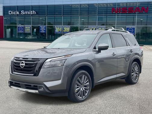 2025 Nissan Pathfinder SL FWD