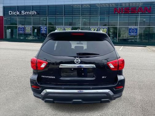 2019 Nissan Pathfinder SV