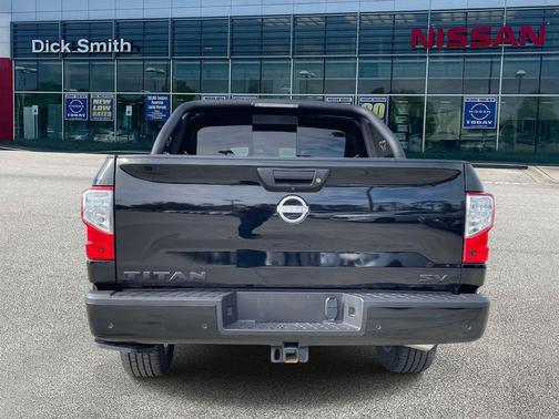 2024 Nissan Titan SV