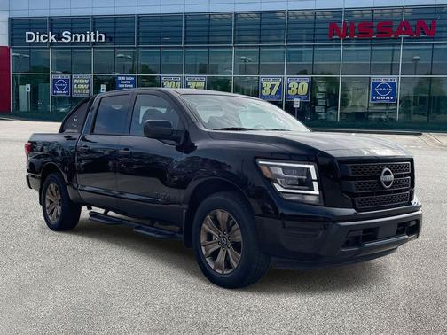 2024 Nissan Titan SV