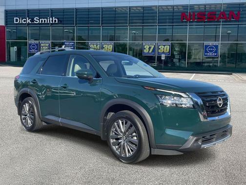2024 Nissan Pathfinder SL FWD