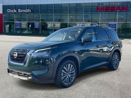 2024 Nissan Pathfinder SL FWD