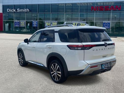 2023 Nissan Pathfinder Platinum FWD