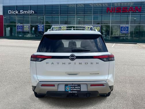 2023 Nissan Pathfinder Platinum FWD