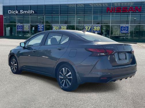 Gun Metallic 2025 Nissan Versa 1.6 SV