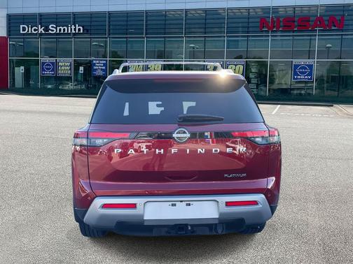 2024 Nissan Pathfinder Platinum FWD