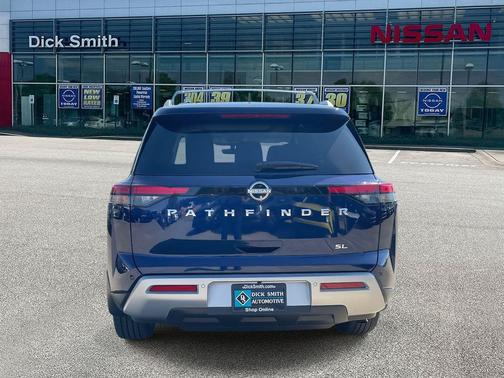 2024 Nissan Pathfinder SL FWD