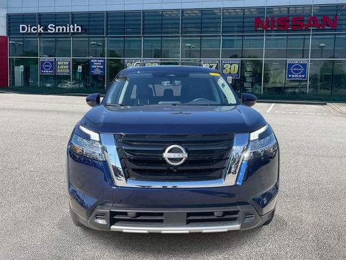 2024 Nissan Pathfinder SL FWD