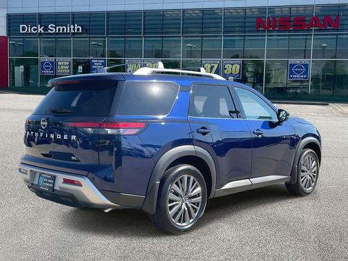 2024 Nissan Pathfinder SL FWD