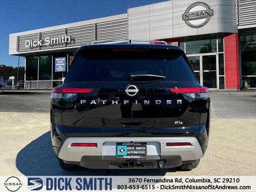 2025 Nissan Pathfinder SL FWD