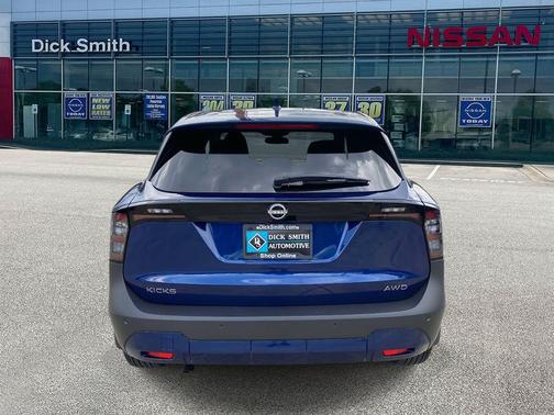 2025 Nissan Kicks SV