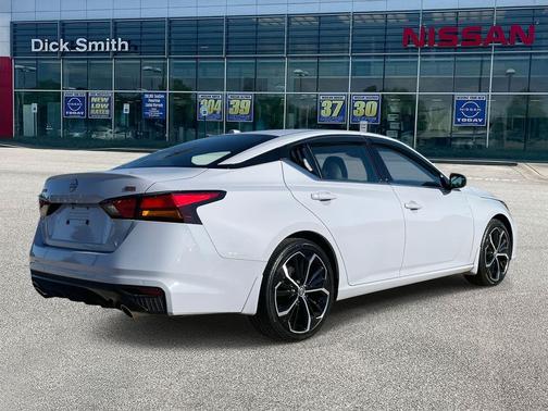 2024 Nissan Altima SR FWD