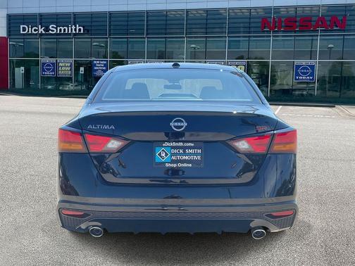 2025 Nissan Altima SR FWD