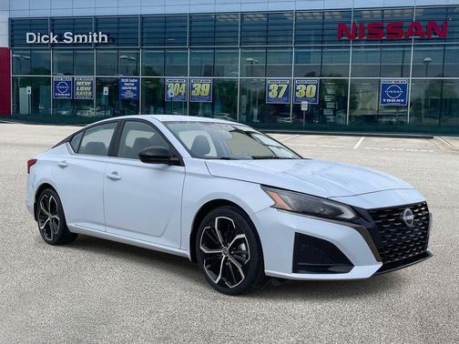 2023 Nissan Altima SR FWD