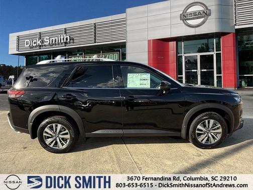 2025 Nissan Pathfinder SL 4WD