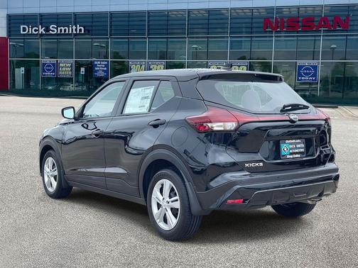 2025 Nissan Kicks S
