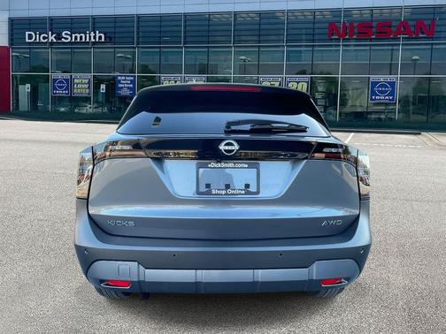 2025 Nissan Kicks SV