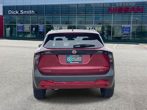 2025 Nissan Kicks SR