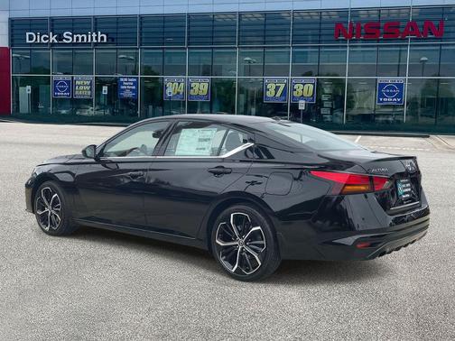 2025 Nissan Altima SR FWD