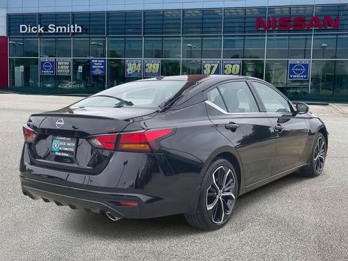 2025 Nissan Altima SR FWD