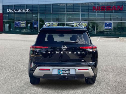 2024 Nissan Pathfinder SL FWD