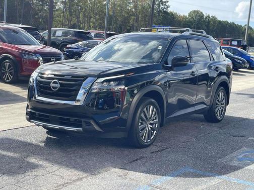 2024 Nissan Pathfinder SL FWD