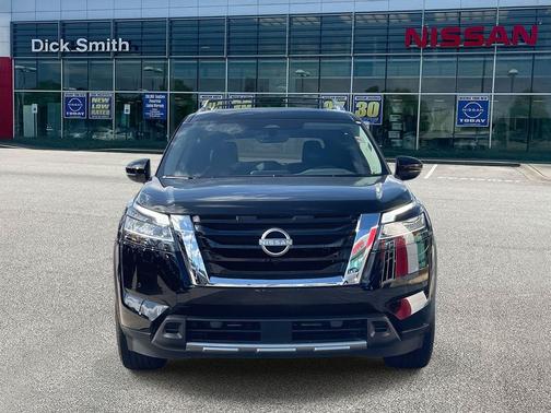 2024 Nissan Pathfinder SL FWD