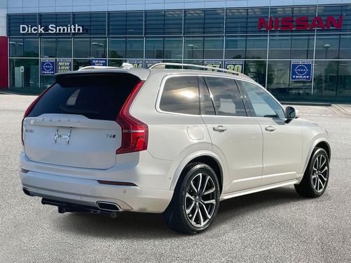 2019 Volvo XC90 T6 Momentum
