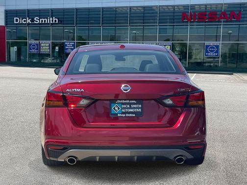 2020 Nissan Altima SR FWD