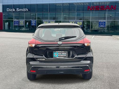 2025 Nissan Kicks S
