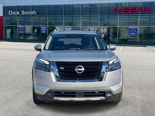 2025 Nissan Pathfinder Platinum 4WD