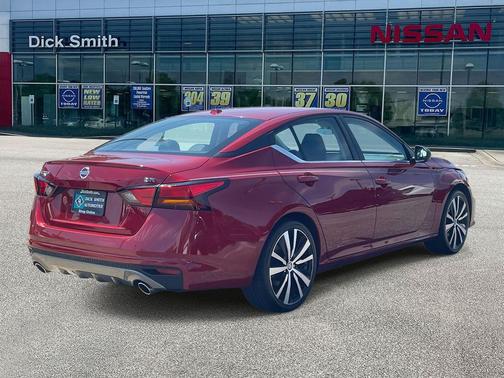 2020 Nissan Altima SR FWD