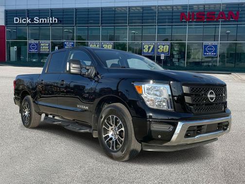 2024 Nissan Titan SV