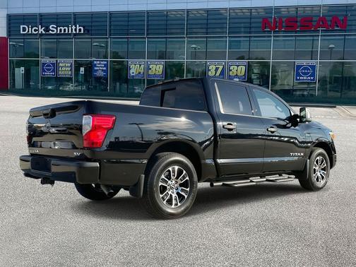 2024 Nissan Titan SV