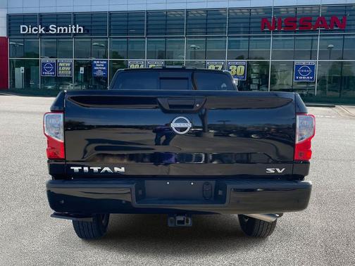 2024 Nissan Titan SV