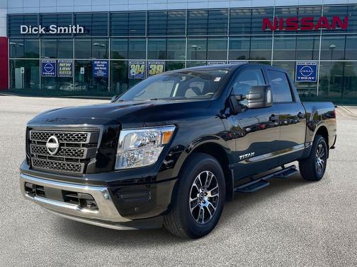 2024 Nissan Titan SV