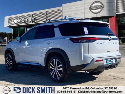 2025 Nissan Pathfinder Platinum FWD