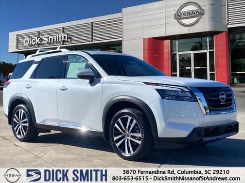 2025 Nissan Pathfinder Platinum FWD