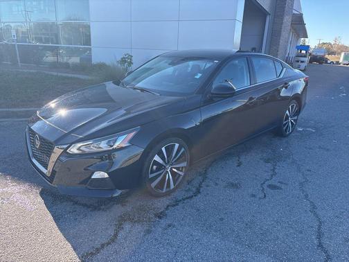 2022 Nissan Altima SR FWD