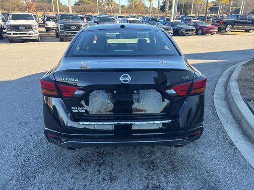 2022 Nissan Altima SR FWD
