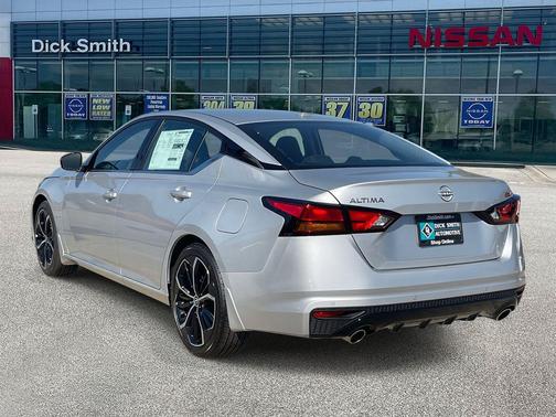 2025 Nissan Altima SR FWD