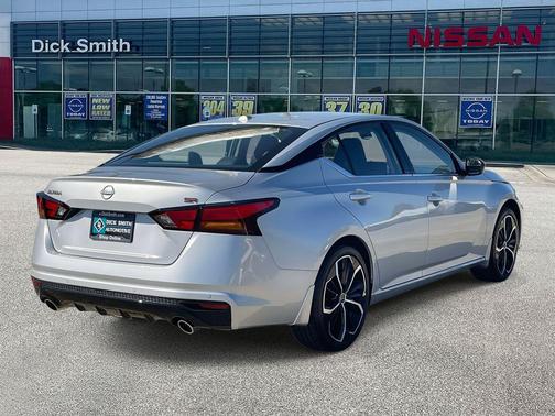 2025 Nissan Altima SR FWD