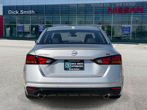 2025 Nissan Altima SR FWD