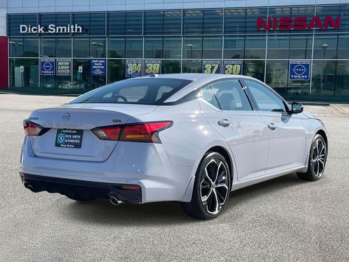 2025 Nissan Altima SR FWD