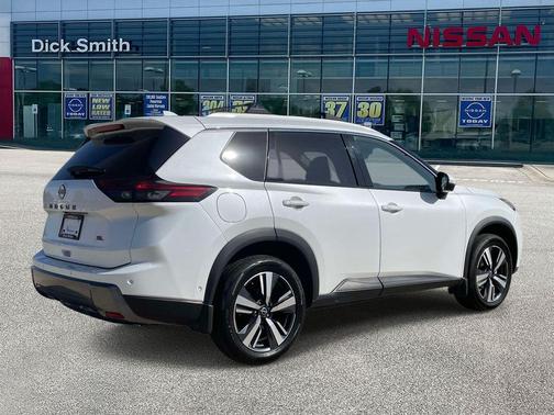 2024 Nissan Rogue SL