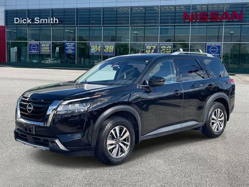 2022 Nissan Pathfinder SL 2WD