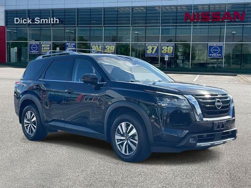 2022 Nissan Pathfinder SL 2WD