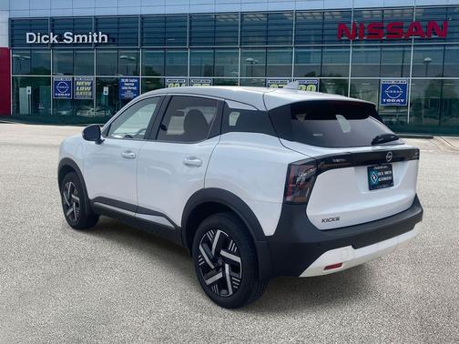 2025 Nissan Kicks SV