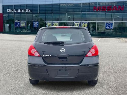 2011 Nissan Versa 1.8 S