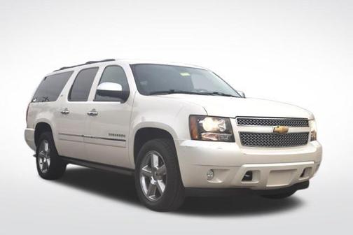 White Diamond Clearcoat 2013 Chevrolet Suburban 1500 LTZ